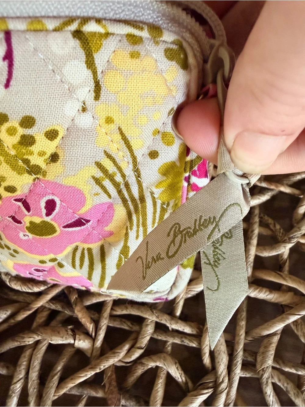 NWOT Vera Bradley Make Me Blush Zip Around Wristlet Wallet Retired